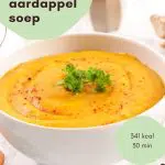 Dit zoete aardappelsoep recept is gezond, simpel en snel! Deze romige zoete aardappelsoep met kokosmelk is heerlijk als gezonde lunch of snel avondeten recept op een gure herfstdag.