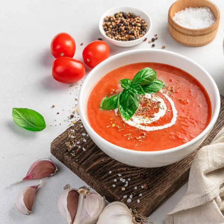 vegetarische-tomatensoep-gezond-weekmenu
