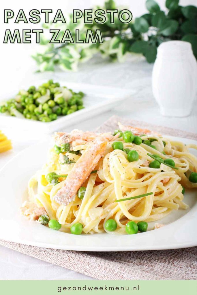 Heerlijke pasta pesto zalm recept met lekker veel groene groenten. Een snel en simpel pasta pesto recept dat binnen 20 minuten op tafel staat.