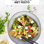 vegetarische-pastasalade-met-pesto-gezondweekmenu.nl